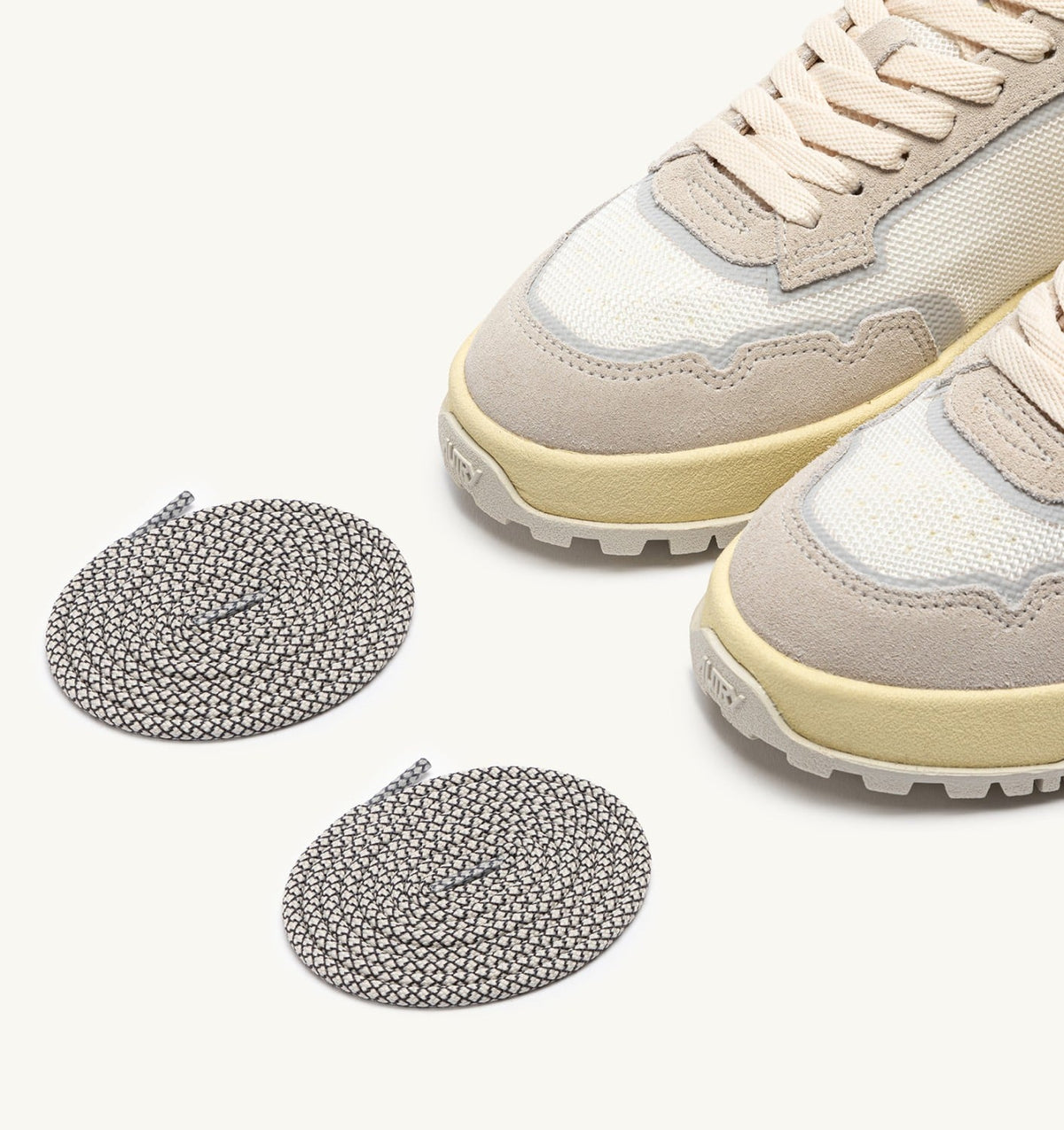 AUTRY Man WILDPACE LOW SNEAKERS IN WHITE AND MARSHMALLOW DRAGON MESH AND SUEDE