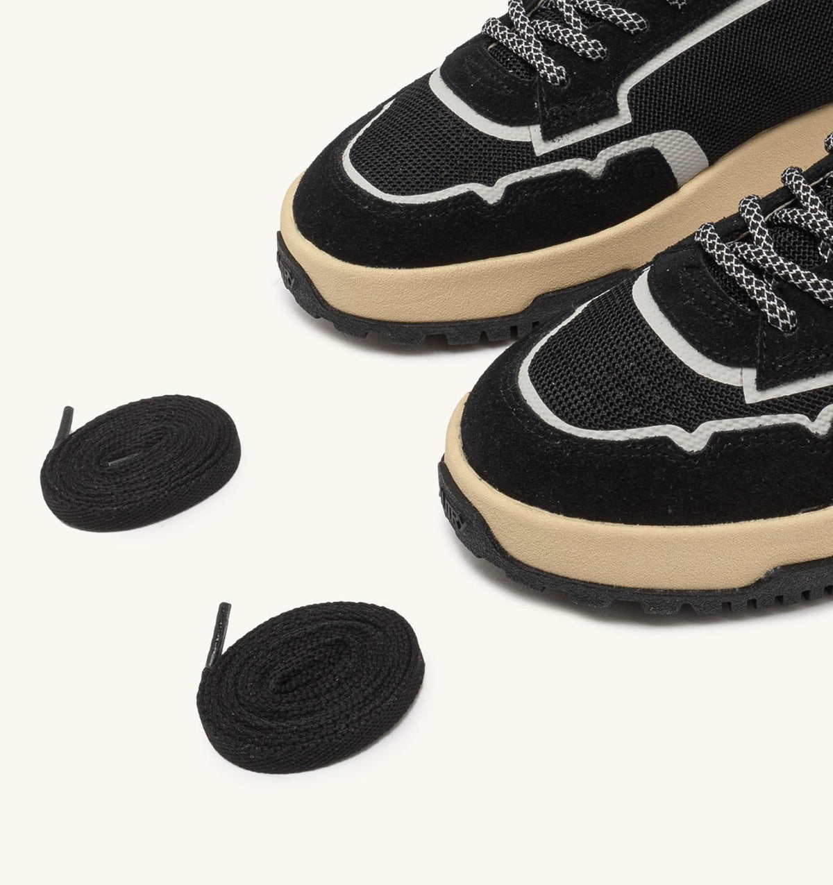 AUTRY Man WILDPACE LOW SNEAKERS IN BLACK DRAGON MESH AND SUEDE