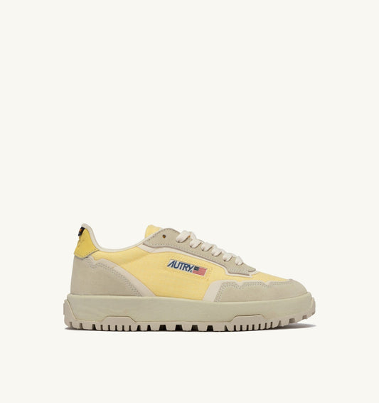 AUTRY Man WILDPACE LOW SNEAKERS IN WHITE AND LEMON MERINGUE CORDURA AND SUEDE