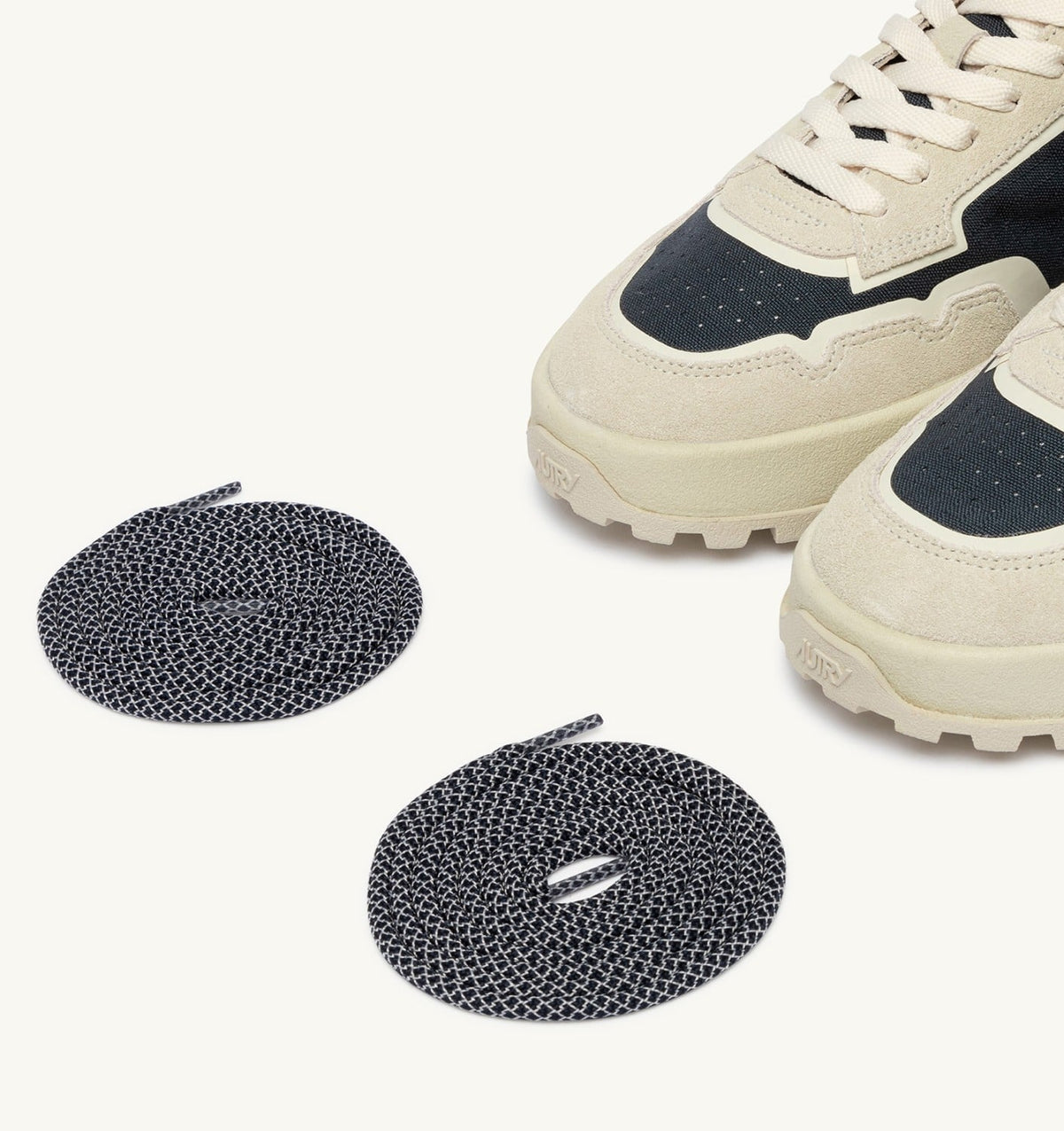 AUTRY Man WILDPACE LOW SNEAKERS IN WHITE AND SPACE BLUE CORDURA AND SUEDE