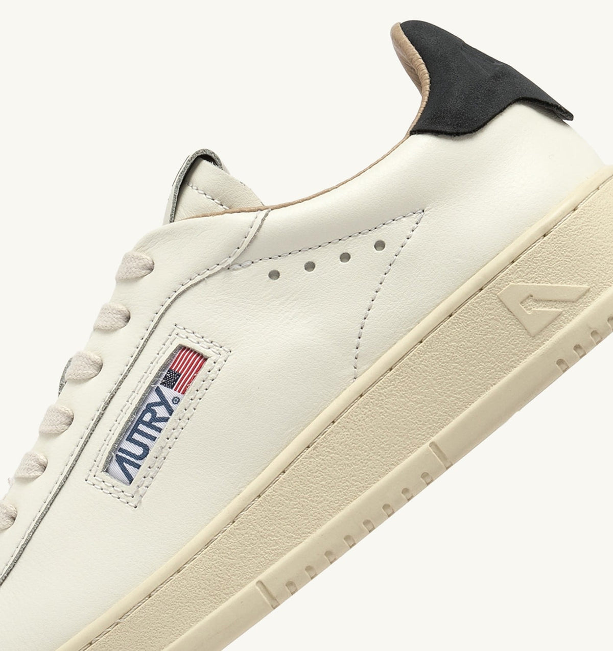 AUTRY Man DALLAS LOW SNEAKERS IN WHITE AND SPACE LEATHER