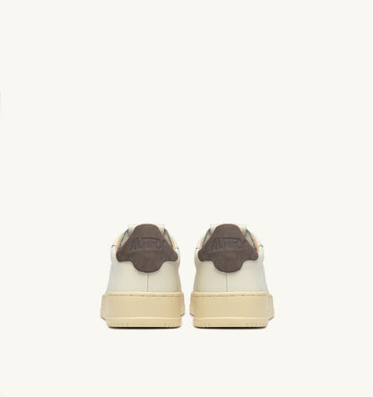 AUTRY Man DALLAS LOW SNEAKERS IN MARSHMALLOW AND MOREL LEATHER