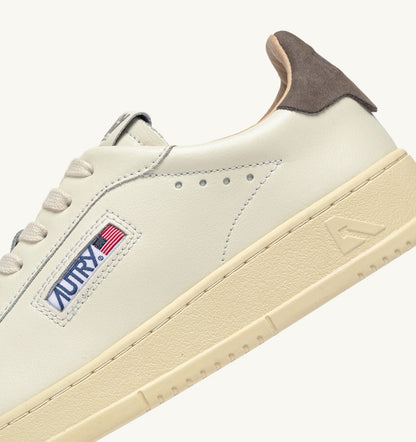 AUTRY Man DALLAS LOW SNEAKERS IN MARSHMALLOW AND MOREL LEATHER