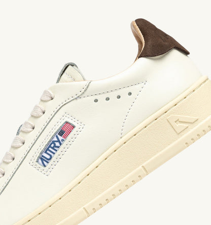 AUTRY Man DALLAS LOW SNEAKERS IN TEAK AND MARSHMALLOW LEATHER