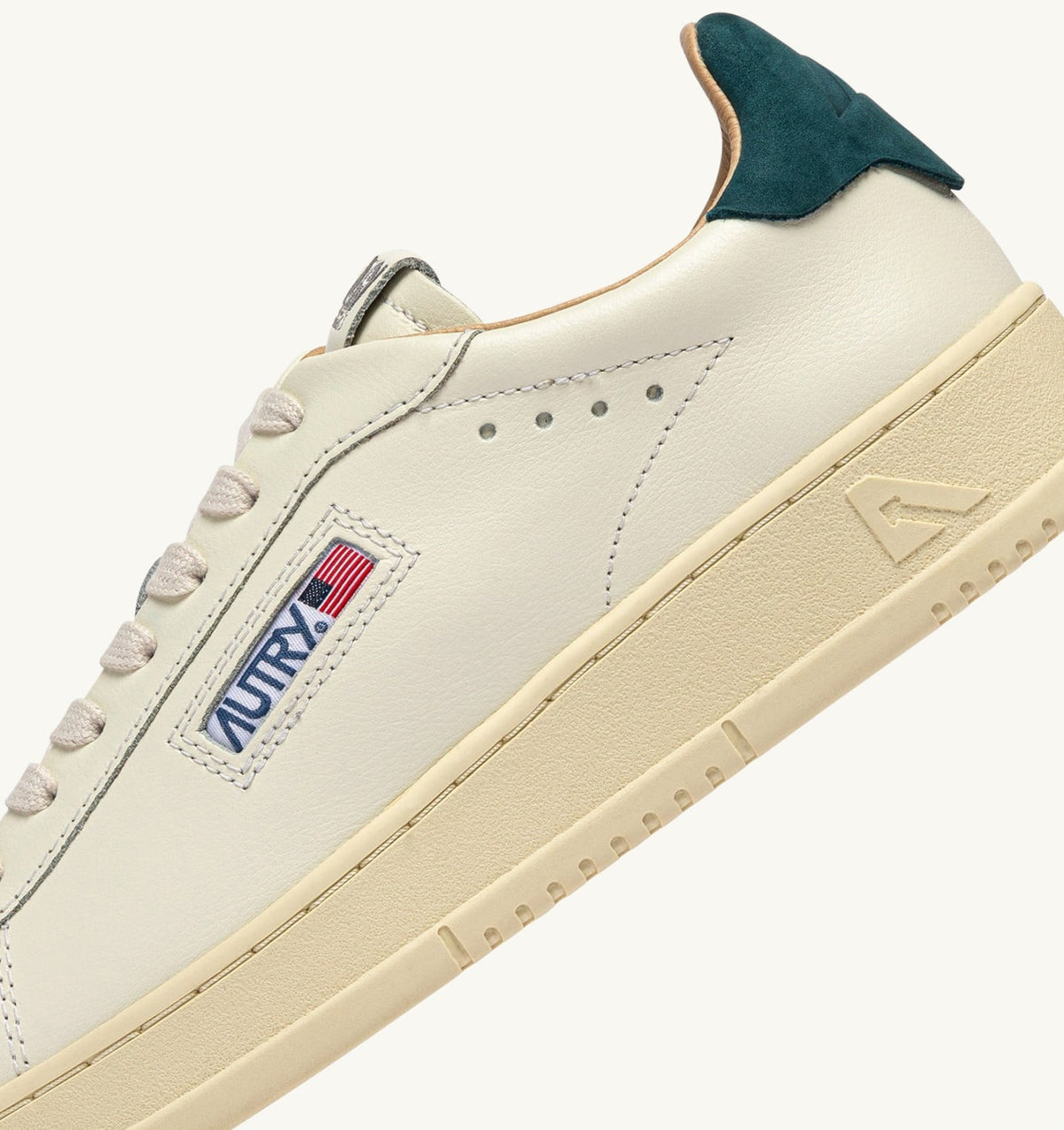 AUTRY Man DALLAS LOW SNEAKERS IN MARSHMALLOW AND DARK SEA LEATHER