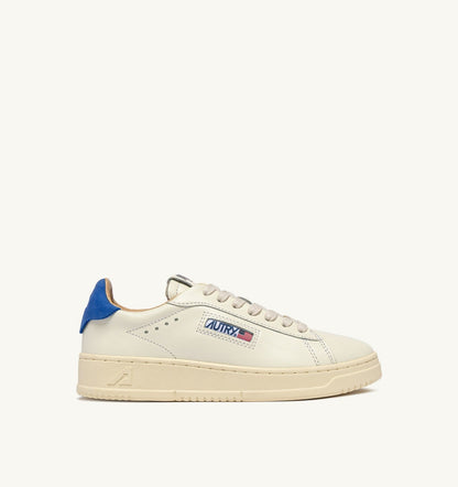 AUTRY Man DALLAS LOW SNEAKERS IN MARSHMALLOW AND LAPIS BLUE LEATHER