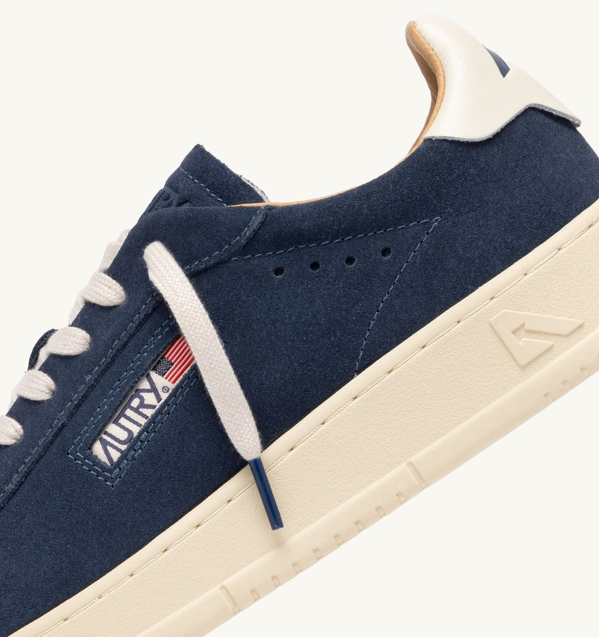 AUTRY Man DALLAS LOW SNEAKERS IN BLUETTE SUEDE
