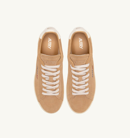 AUTRY Man DALLAS LOW SNEAKERS IN PEANUT SUEDE