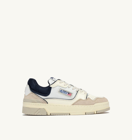 AUTRY Man SNEAKERS CLC LOW IN WHITE SAND AND SPACE BLUE LEATHER AND SUEDE