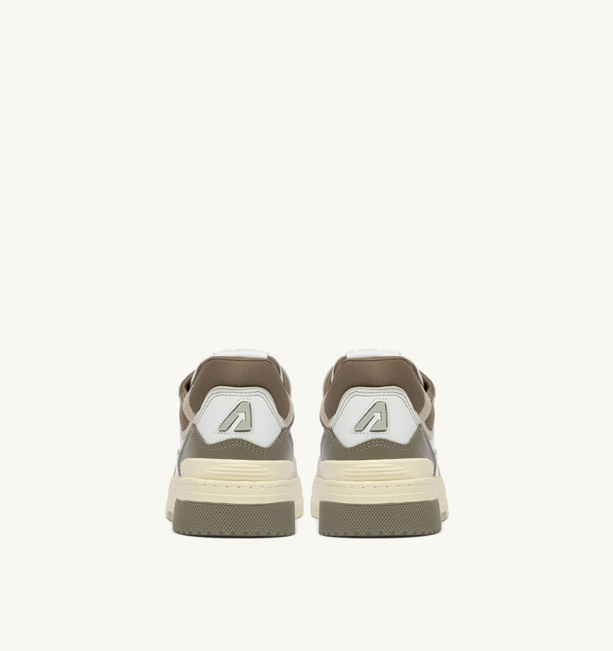 AUTRY Man SNEAKERS CLC LOW IN WHITE PELICAN AND COVERT GREEN LEATHER AND SUEDE