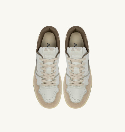 AUTRY Man SNEAKERS CLC LOW IN WHITE PELICAN AND COVERT GREEN LEATHER AND SUEDE