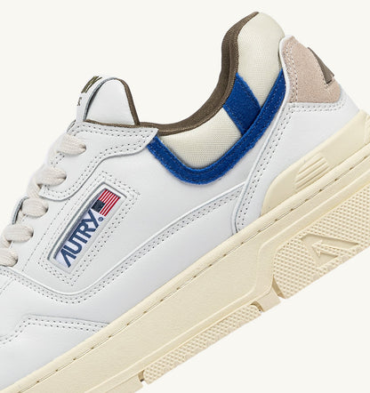 AUTRY Man CLC LOW SNEAKERS IN WHITE LEATHER AND BLUE SUEDE