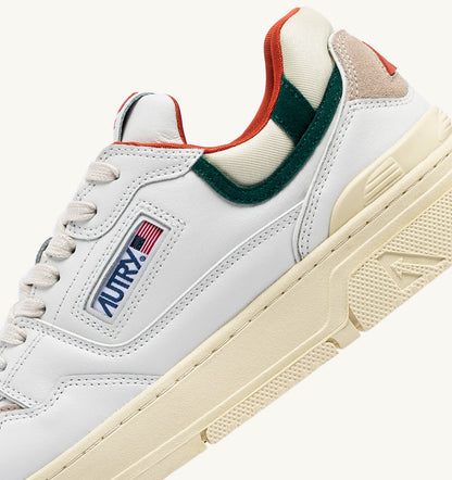 AUTRY Man CLC LOW SNEAKERS IN WHITE LEATHER AND FOREST SUEDE