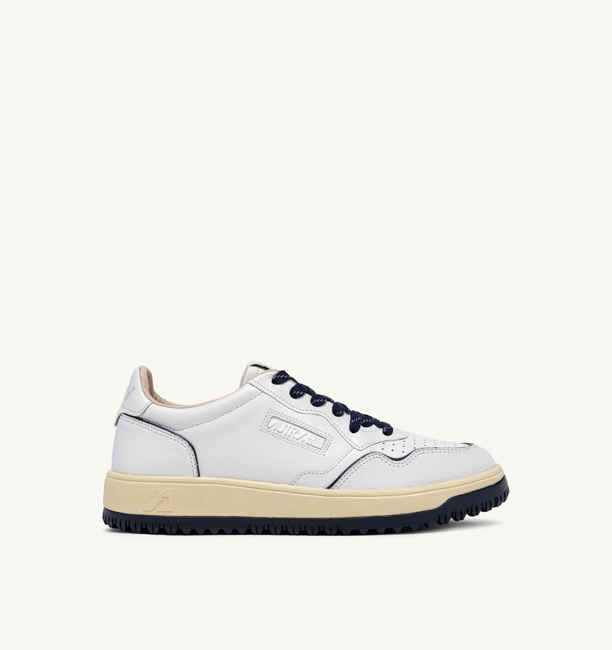 AUTRY Man GOLF LOW SNEAKERS IN WHITE AND NAVY LEATHER