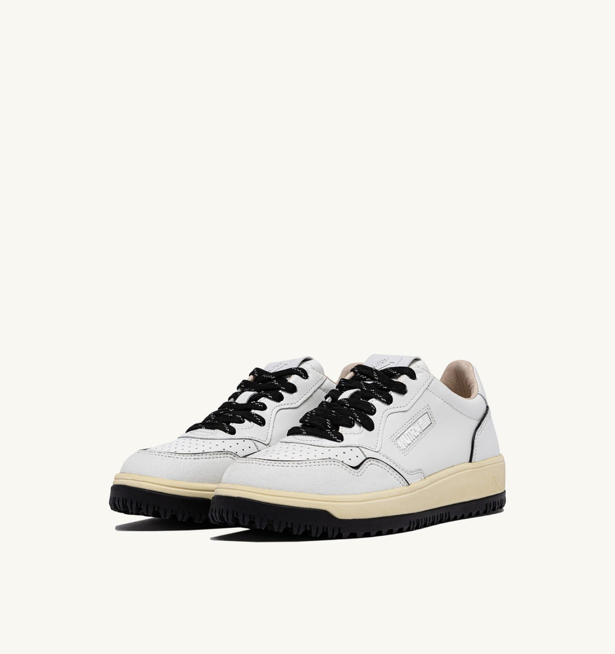 AUTRY Man GOLF LOW SNEAKERS IN LEATHER COLOR WHITE AND BLACK
