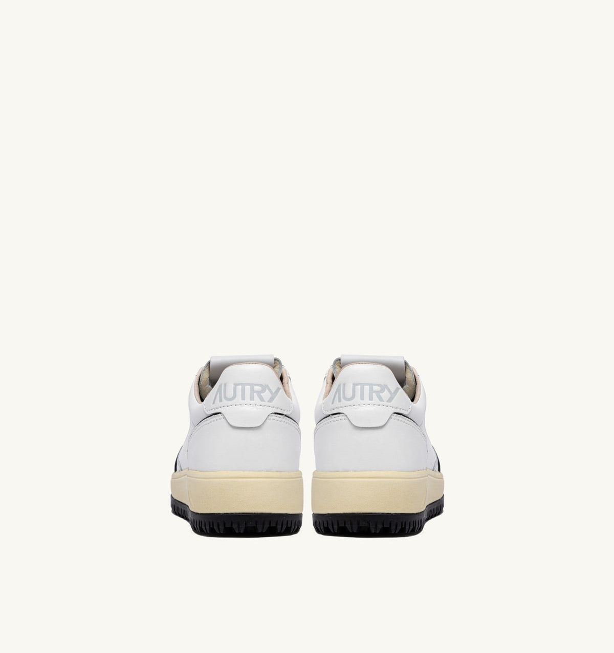 AUTRY Man GOLF LOW SNEAKERS IN LEATHER COLOR WHITE AND BLACK