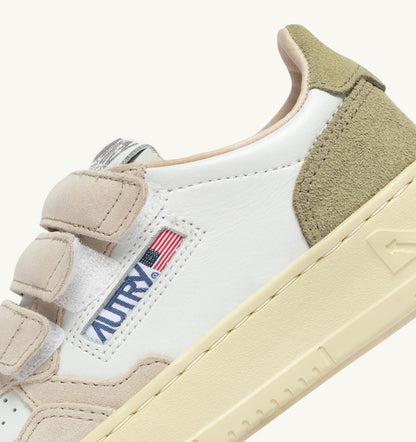 AUTRY Kid MEDALIST KIDSTRIPES SNEAKERS IN WHITE LEATHER AND GREEN AND SAND SUEDE