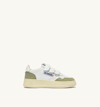 AUTRY Kid MEDALIST KIDSTRIPES SNEAKERS IN WHITE LEATHER AND GLITTER SAGE LEATHER