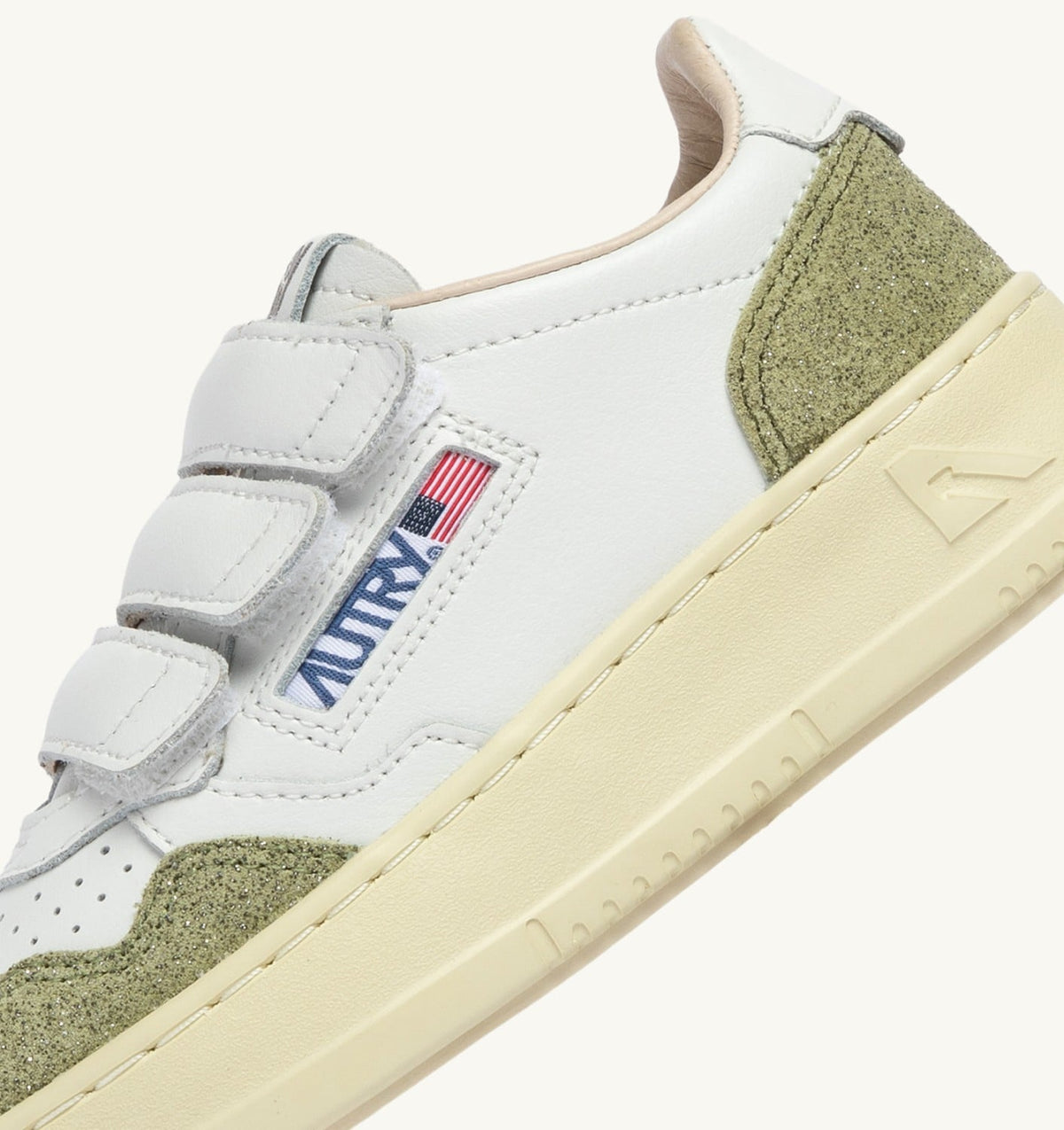 AUTRY Kid MEDALIST KIDSTRIPES SNEAKERS IN WHITE LEATHER AND GLITTER SAGE LEATHER
