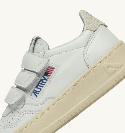 AUTRY Kid MEDALIST LOW KIDSTRIPES SNEAKERS IN LEATHER COLOR WHITE AND GLITTER