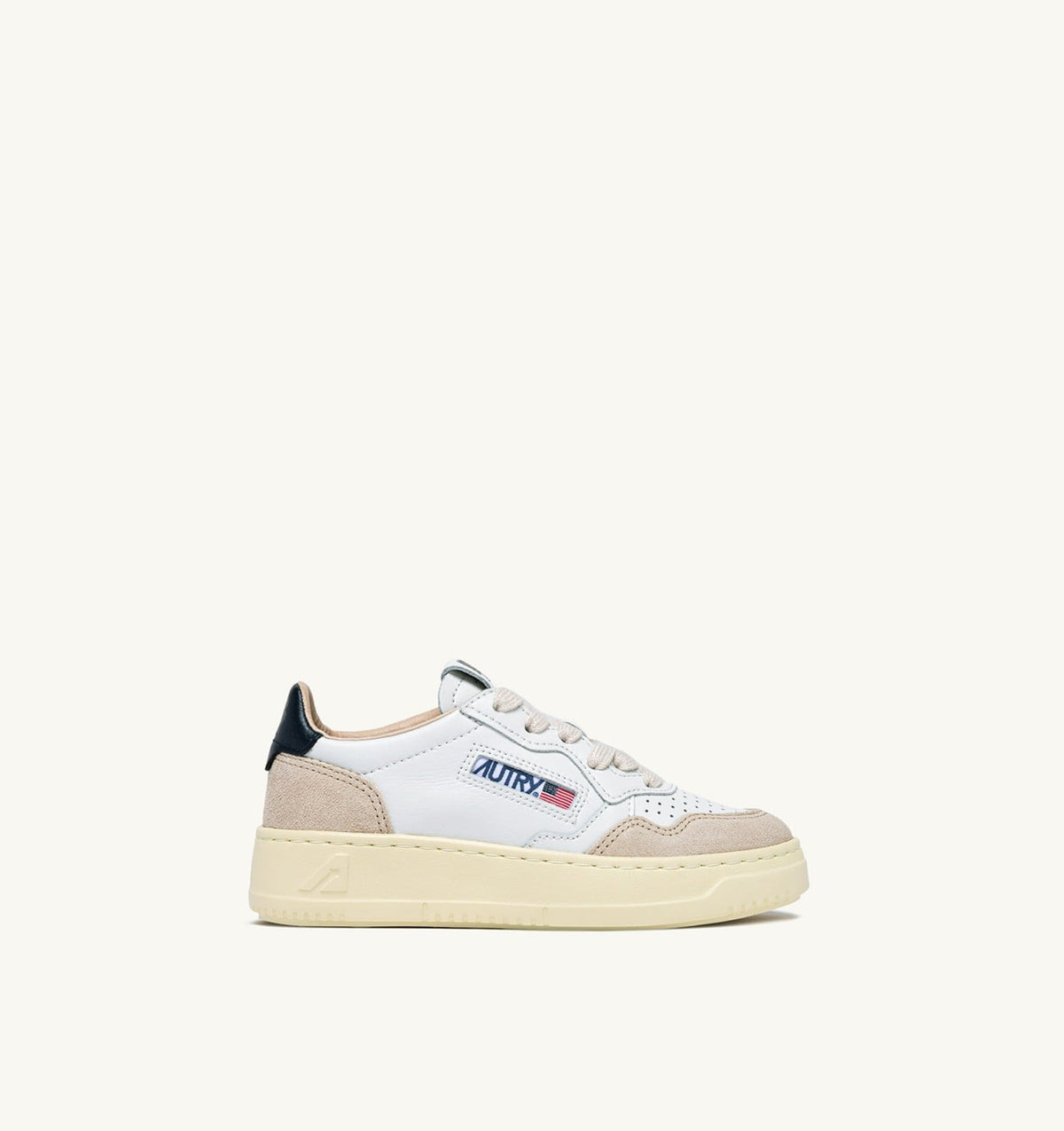 AUTRY Kid MEDALIST KIDS LOW SNEAKERS IN WHITE AND BLUE SPACE SUEDE