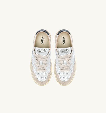 AUTRY Kid MEDALIST KIDS LOW SNEAKERS IN WHITE AND BLUE SPACE SUEDE