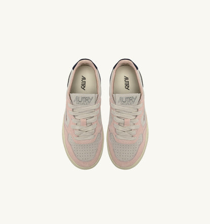 AUTRY Kid MEDALIST KIDS LOW SNEAKERS IN SUEDE COLOR ATLANTIC WHITE AND ROSEMARY