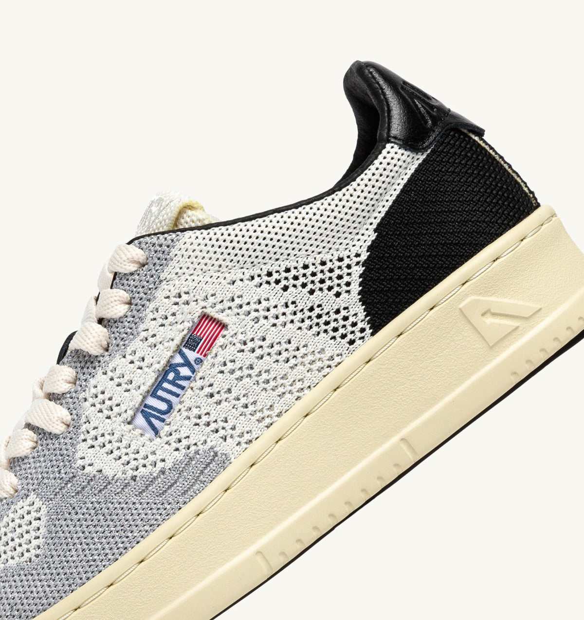 AUTRY Woman MEDALIST EASEKNIT LOW SNEAKERS IN IVORY WHITE BLACK AND SILVER KNIT
