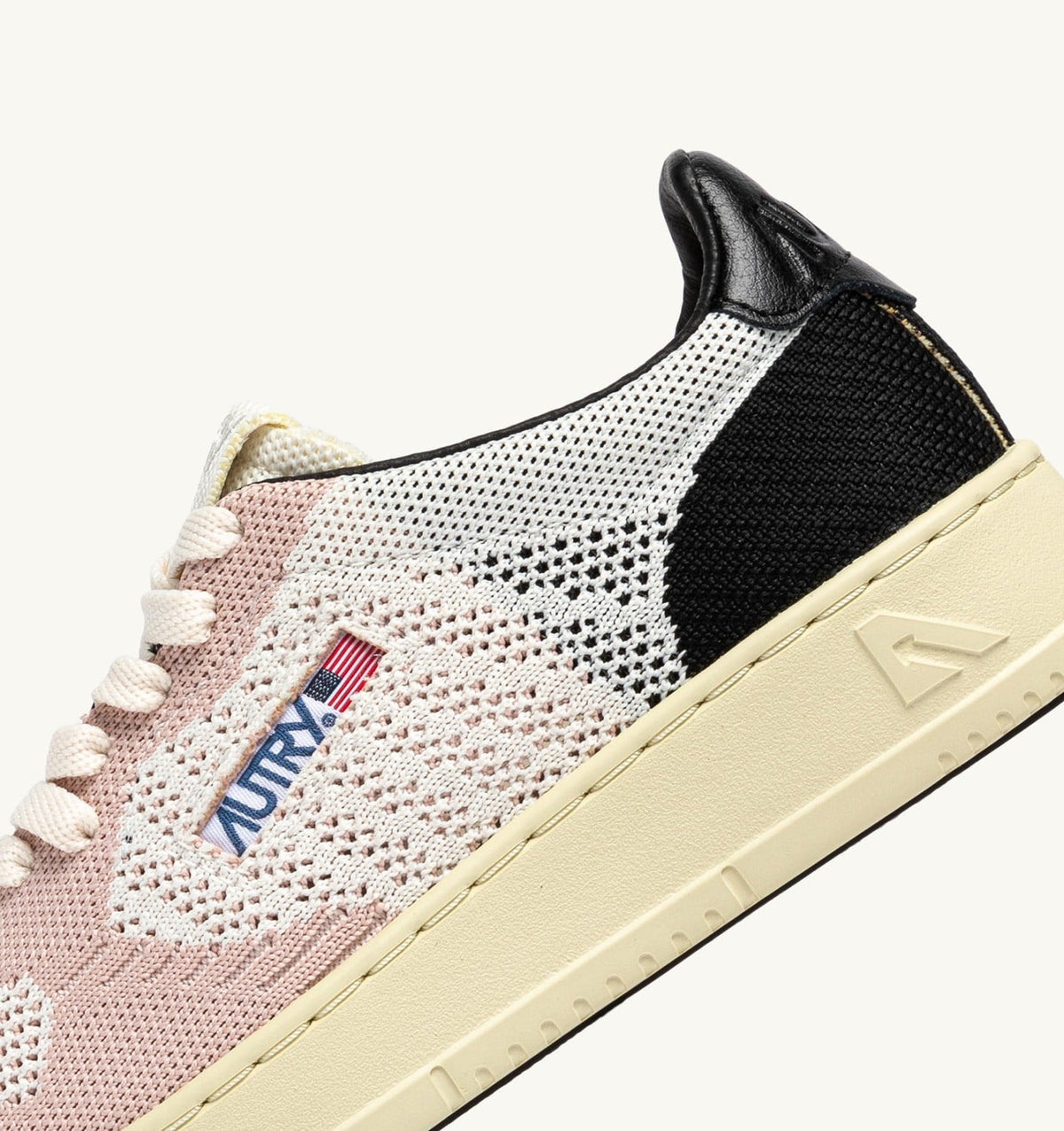 AUTRY Woman MEDALIST EASEKNIT LOW SNEAKERS IN IVORY WHITE BLACK AND POWDER KNIT