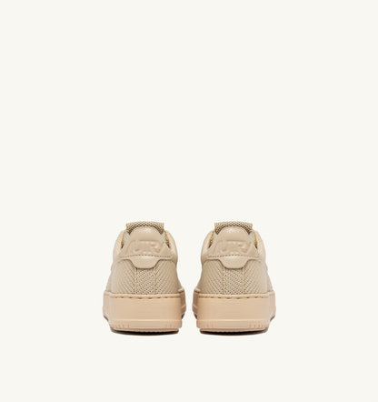 AUTRY Woman MEDALIST EASEKNIT LOW SNEAKERS IN CREME BRULEE KNIT