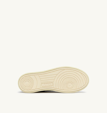 AUTRY Woman MEDALIST EASEKNIT LOW SNEAKERS IN SILVER-TONE KNIT