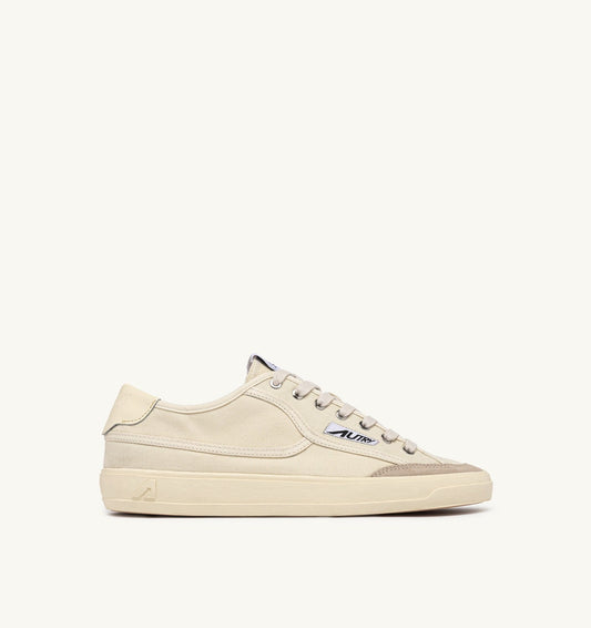 AUTRY Woman WINDSCAPE LOW SNEAKERS IN CREAM CANVAS