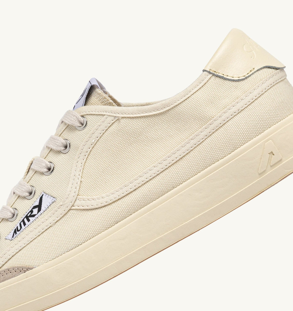 AUTRY Woman WINDSCAPE LOW SNEAKERS IN CREAM CANVAS