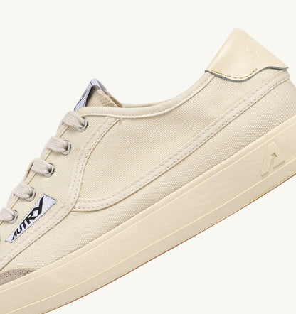 AUTRY Woman WINDSCAPE LOW SNEAKERS IN CREAM CANVAS