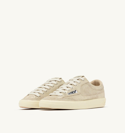 AUTRY Woman WINDSCAPE LOW SNEAKERS IN PLATINUM AND SAND LAMINATED SUEDE
