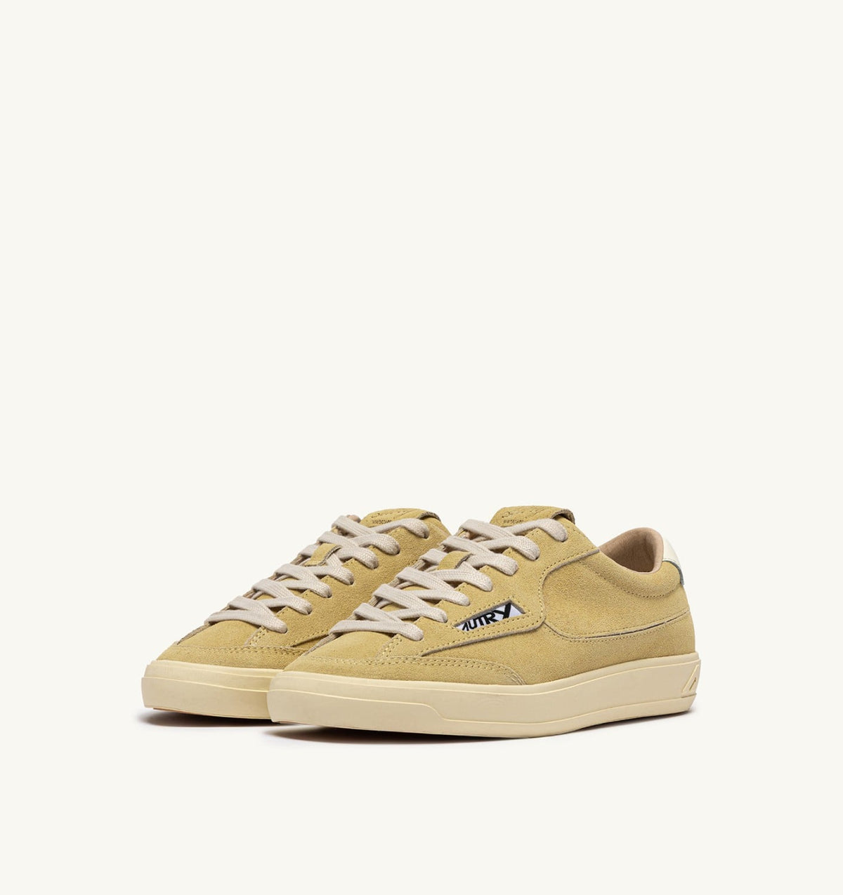 AUTRY Woman WINDSCAPE LOW SNEAKERS IN STRAW AND MARSHMALLOW SUEDE