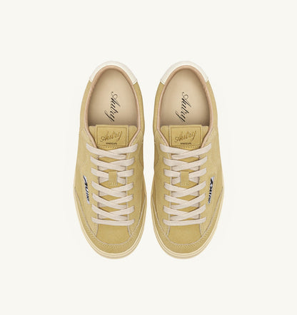 AUTRY Woman WINDSCAPE LOW SNEAKERS IN STRAW AND MARSHMALLOW SUEDE