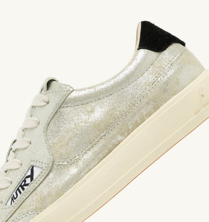 AUTRY Woman WINDSCAPE LOW SNEAKERS IN SILVER AND BLACK LAMINATED SUEDE