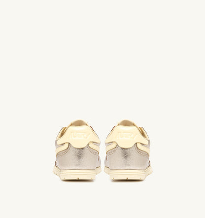 AUTRY Woman WINDSPIN SNEAKERS IN PLATINUM AND RUTABAGA SUEDE AND LEATHER