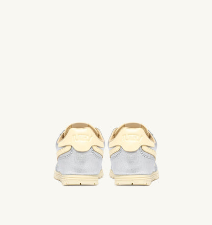 AUTRY Woman WINDSPIN SNEAKERS IN SILVER AND RUTABAGA SUEDE AND LEATHER