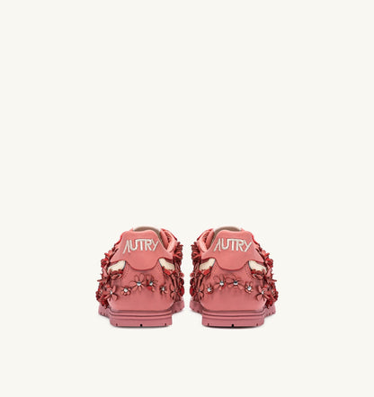 AUTRY Woman WINDSPIN FLOWERS SNEAKERS IN LOBSTER BISQUE LEATHER