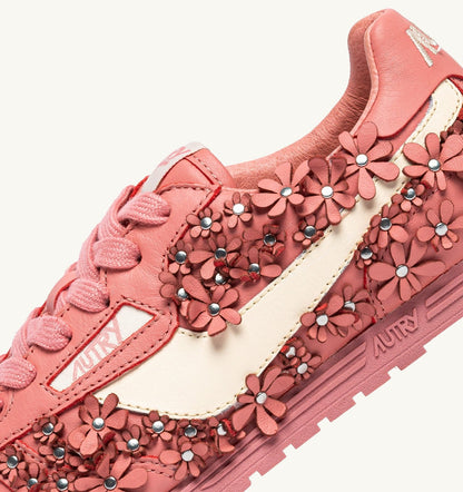 AUTRY Woman WINDSPIN FLOWERS SNEAKERS IN LOBSTER BISQUE LEATHER