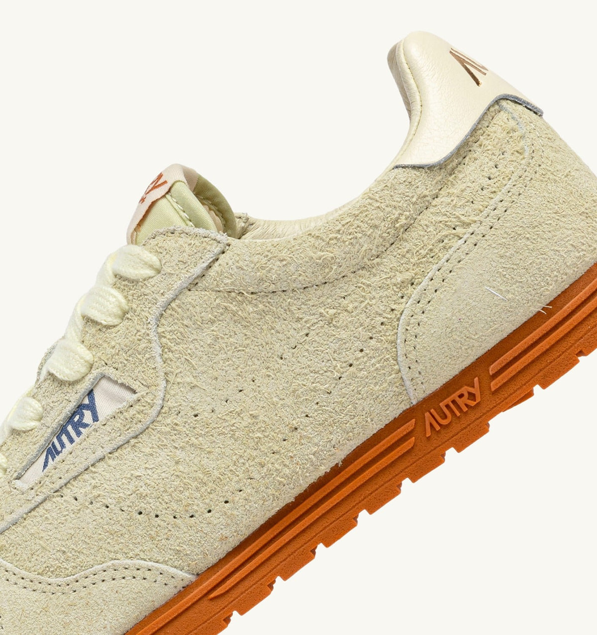 AUTRY Woman SNEAKERS WINDSPIN IN BUTTER WHITE SUEDE