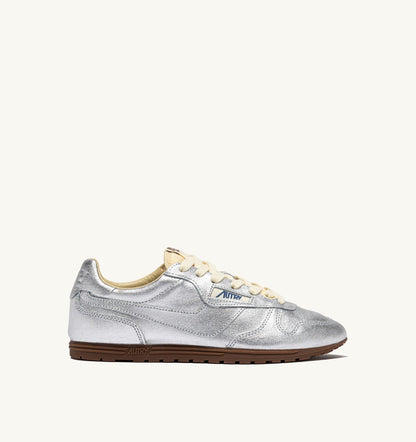 AUTRY Woman WINDSPIN SNEAKERS IN SILVER TONE LAMINATED LEATHER