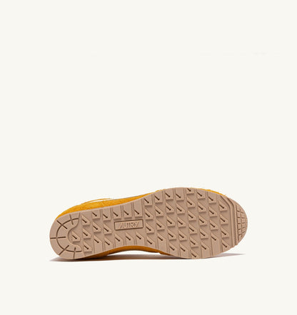 AUTRY Woman SNEAKERS WINDSPIN IN SUEDE AND LEATHER COLOR MINERAL YELLOW AND RUTABAGA