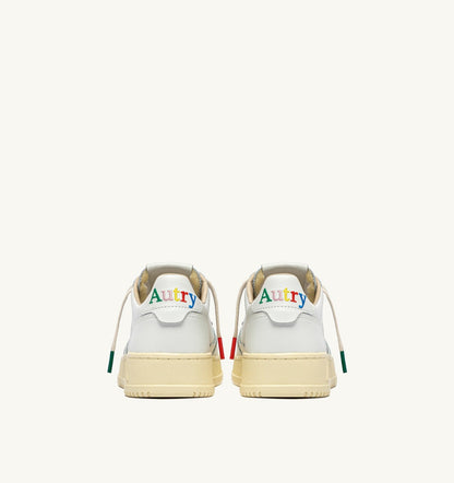 AUTRY Man MEDALIST LOW SNEAKERS IN WHITE LEATHER