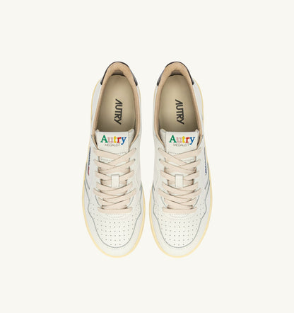 AUTRY Man MEDALIST LOW SNEAKERS IN WHITE AND BLACK LEATHER