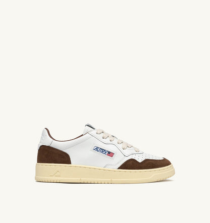 AUTRY Man MEDALIST LOW SNEAKERS IN WHITE LEATHER AND TUNDRA SUEDE