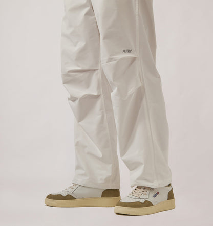 AUTRY Man MEDALIST LOW SNEAKERS IN WHITE LEATHER AND GRAY GREEN SUEDE