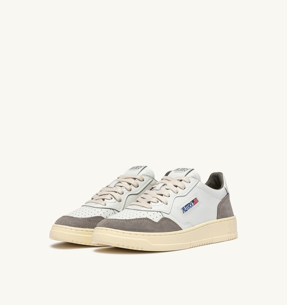 AUTRY Man MEDALIST LOW SNEAKERS IN WHITE LEATHER AND CEMENT SUEDE